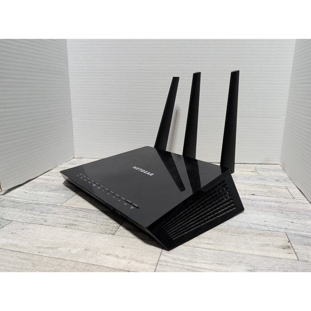 NETGEAR R6900v2 AC1900 Smart Wi-Fi Router Wireless Router - Tested - Picture 3 of 6